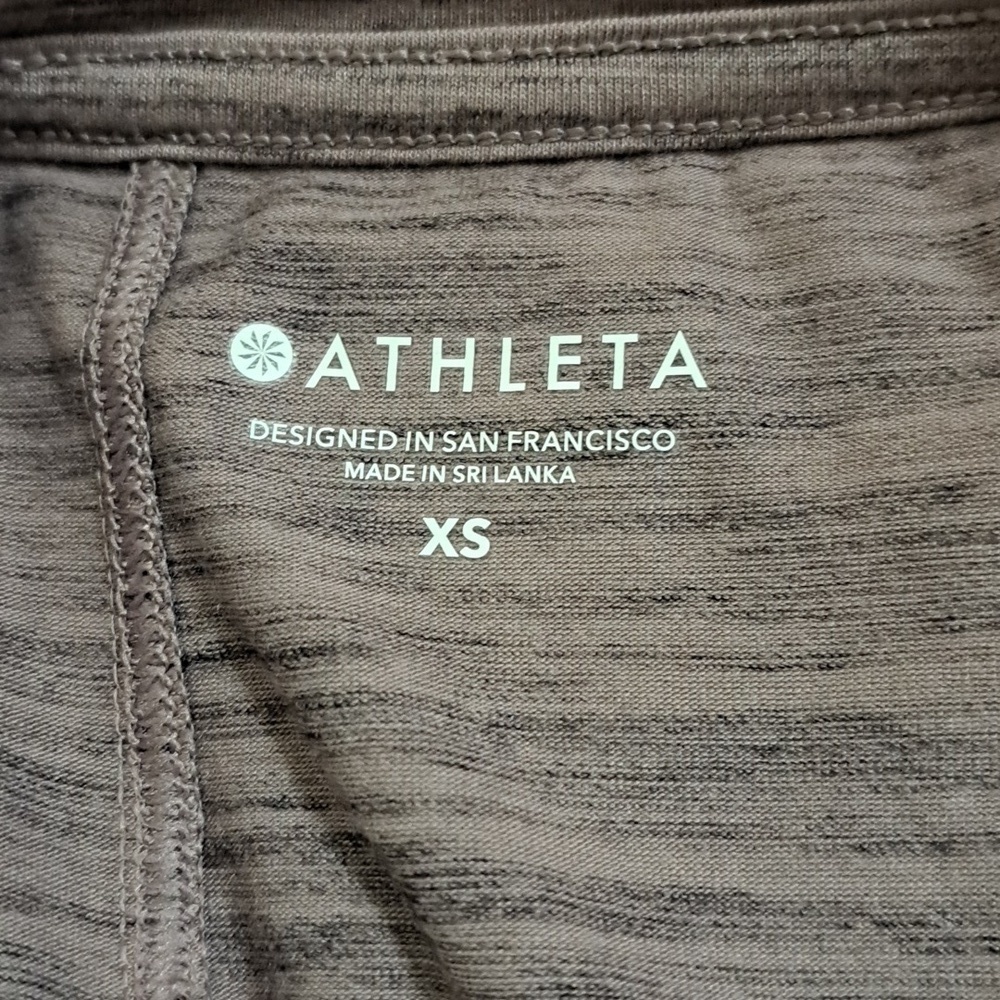 ATHLETA xs stretch top, like NEW! - Picture 4 of 5